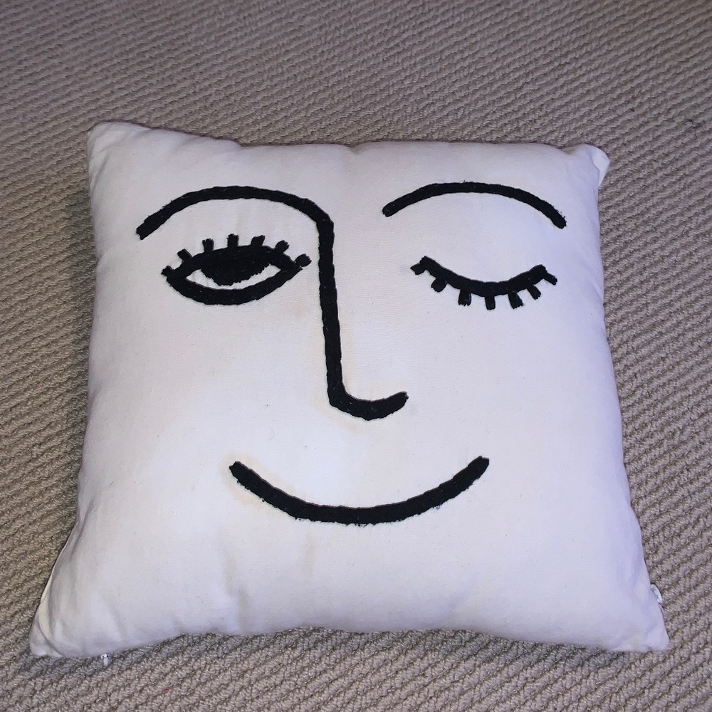 WINK PILLOW